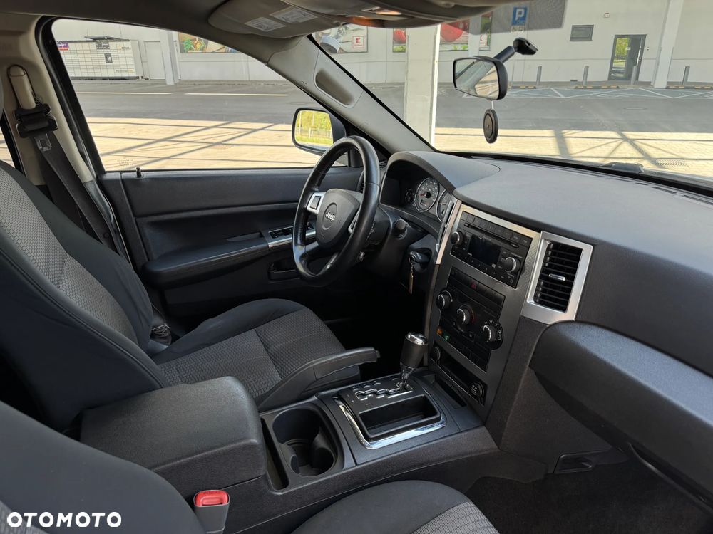 Jeep Grand Cherokee 3.7 4x4 Laredo - 32