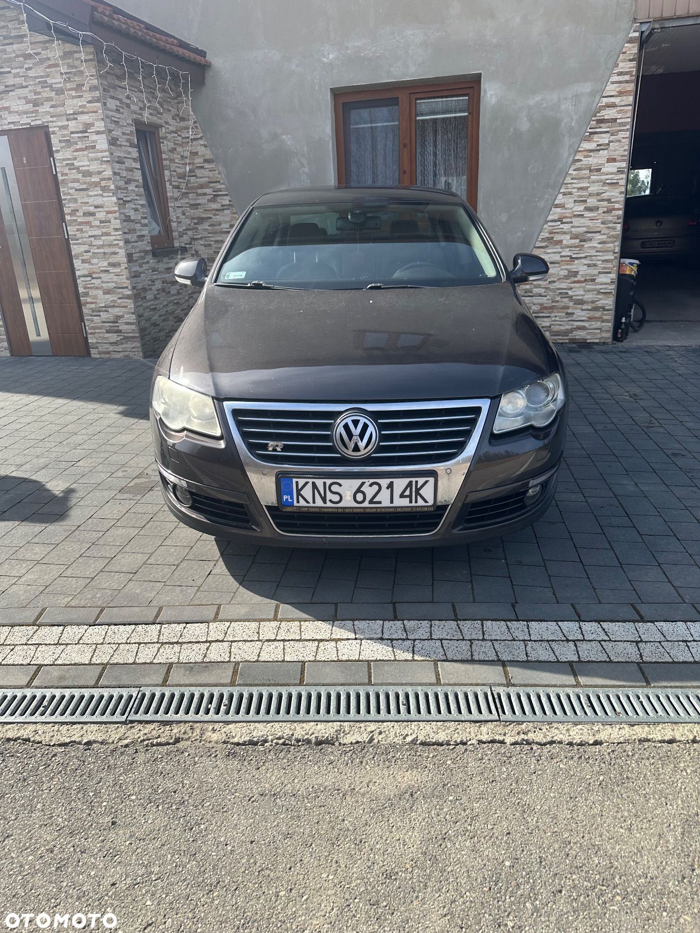 Volkswagen Passat - 1