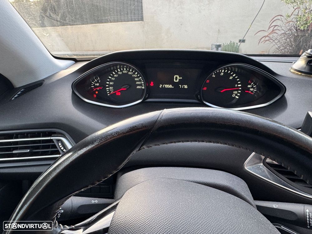 Peugeot 308 2015 photo 3