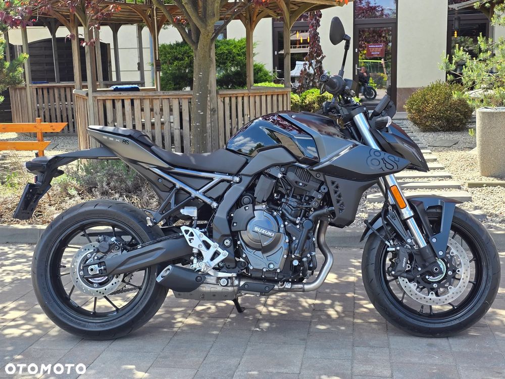 Suzuki GSX - 2