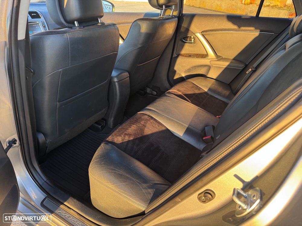 Toyota Avensis SW 2.0 D-4D Luxury+GPS - 8
