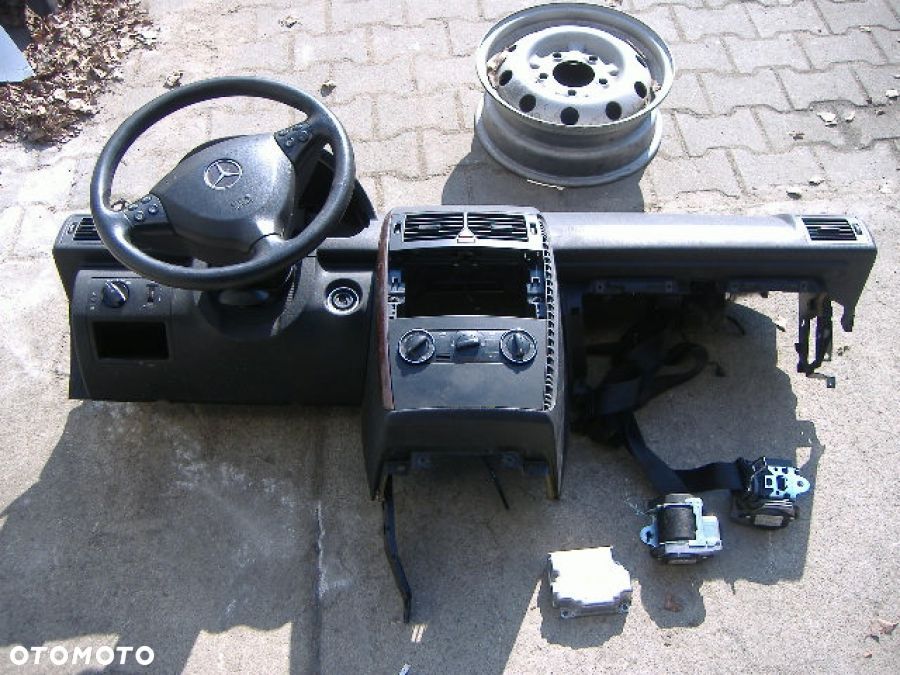 W169 A-klasa DESKA ROZDZIELCZA KONSOLA AIRBAG pasy - 1