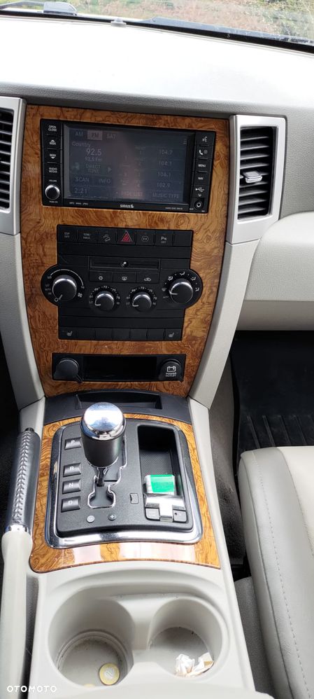 Jeep Grand Cherokee - 11