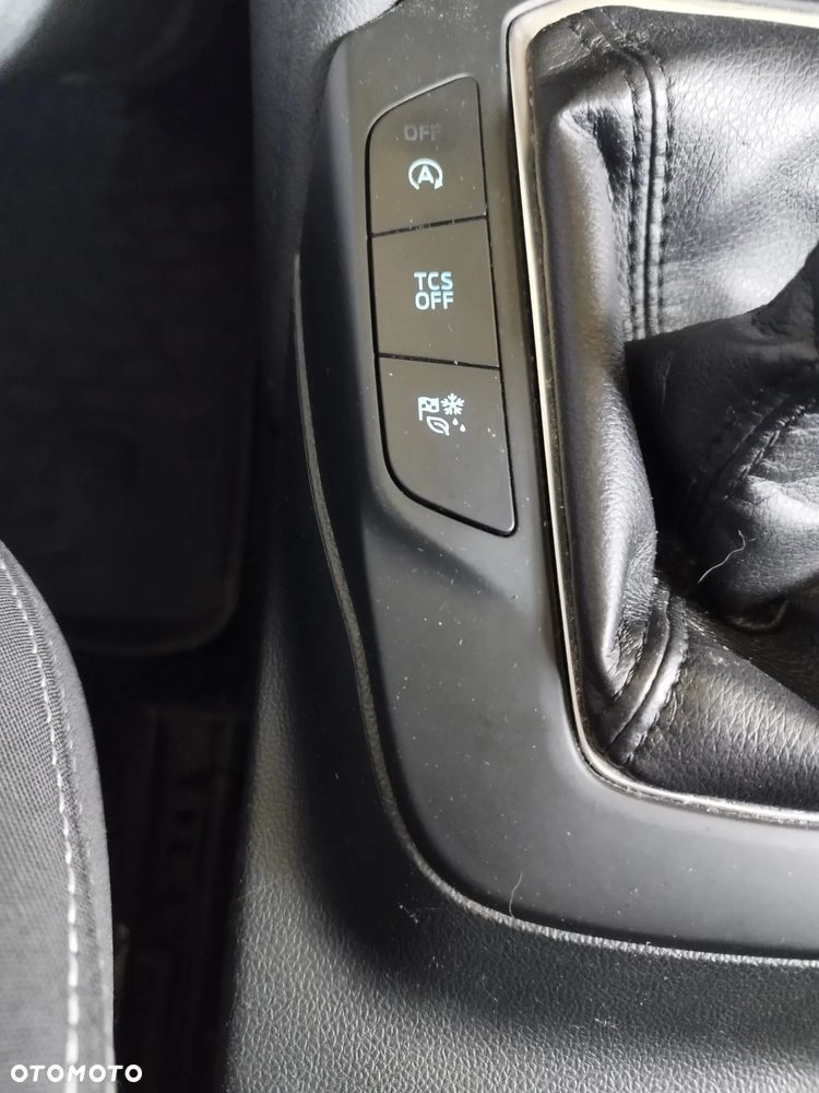 Ford Focus 1.0 EcoBoost Titanium X - 14