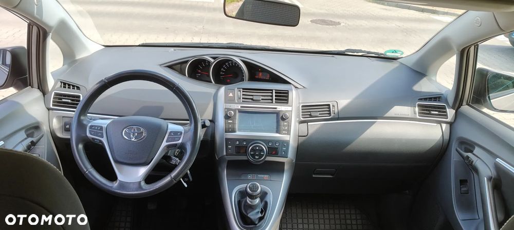 Toyota Corolla Verso - 11