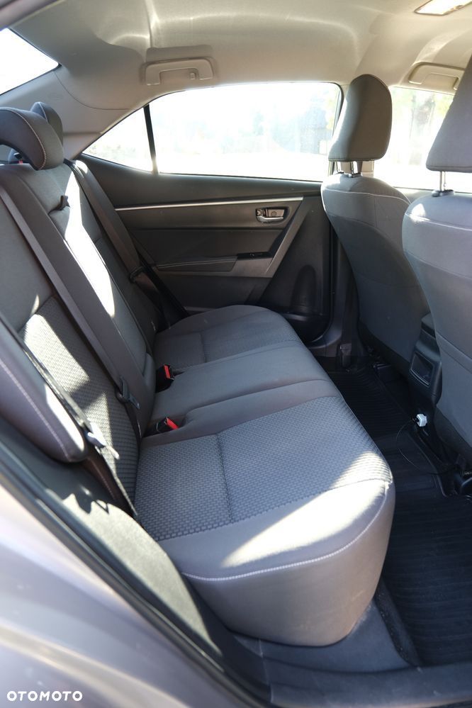 Toyota Corolla - 11
