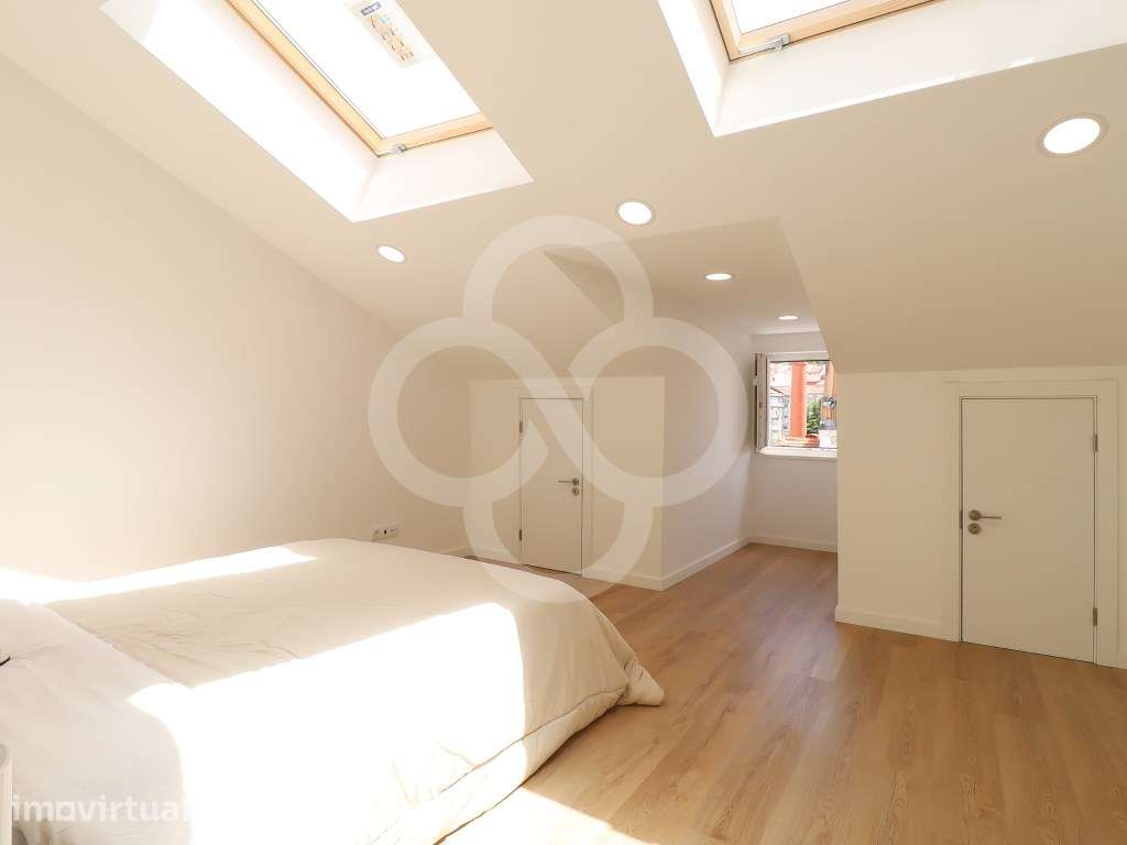 Apartamento T2 renovado totalmente com muita luz natural nos Anjos ... - Grande imagem: 3/16