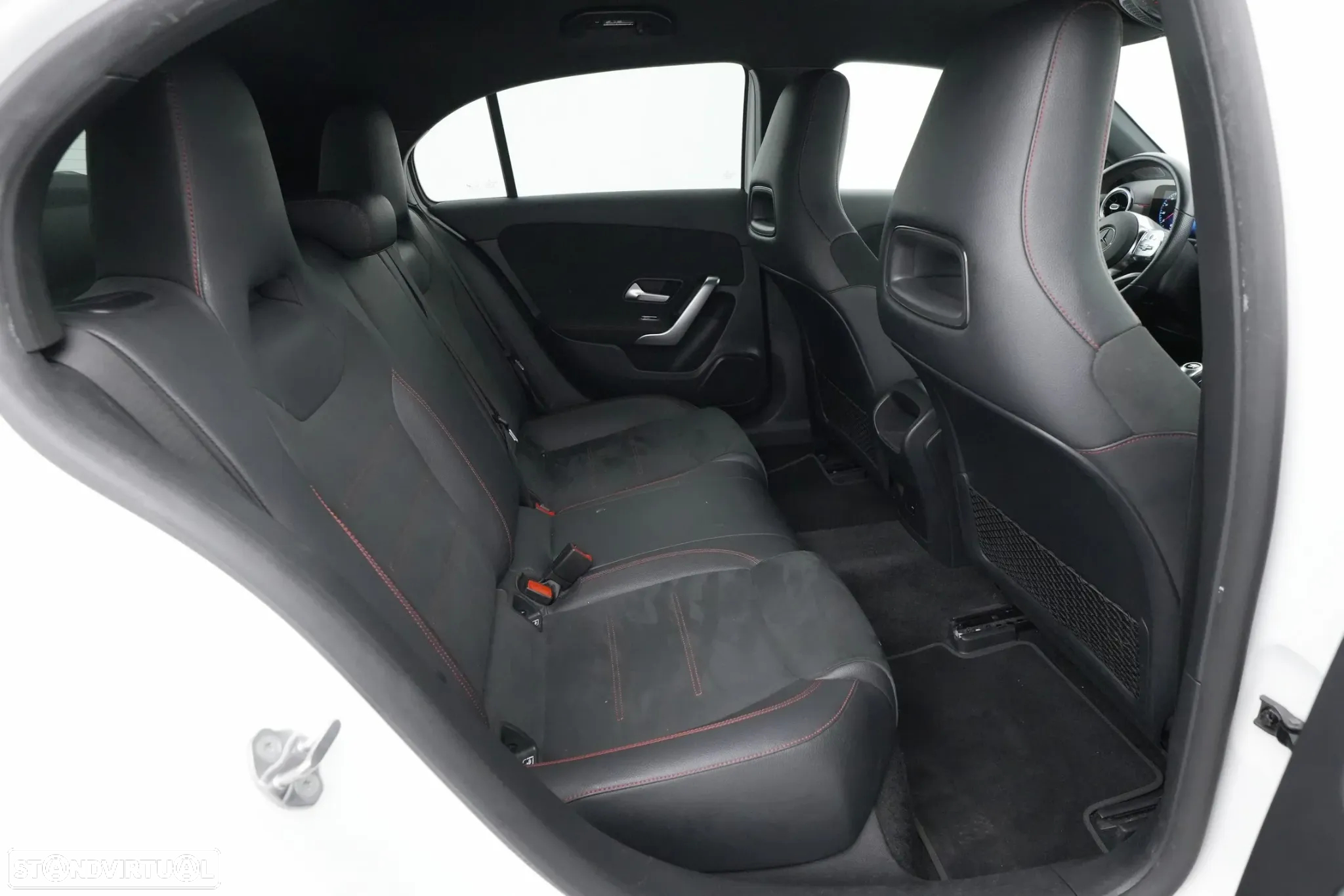 Mercedes-Benz A 180 d AMG Line - 23