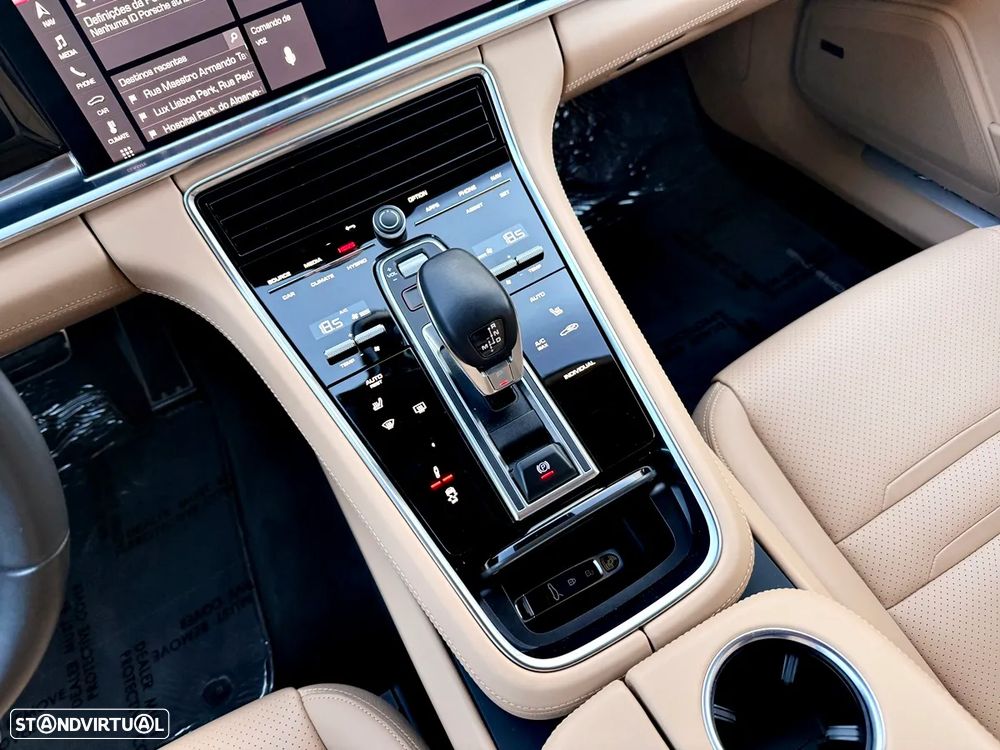 Porsche Panamera 4 E-Hybrid Platinum Edition - 18
