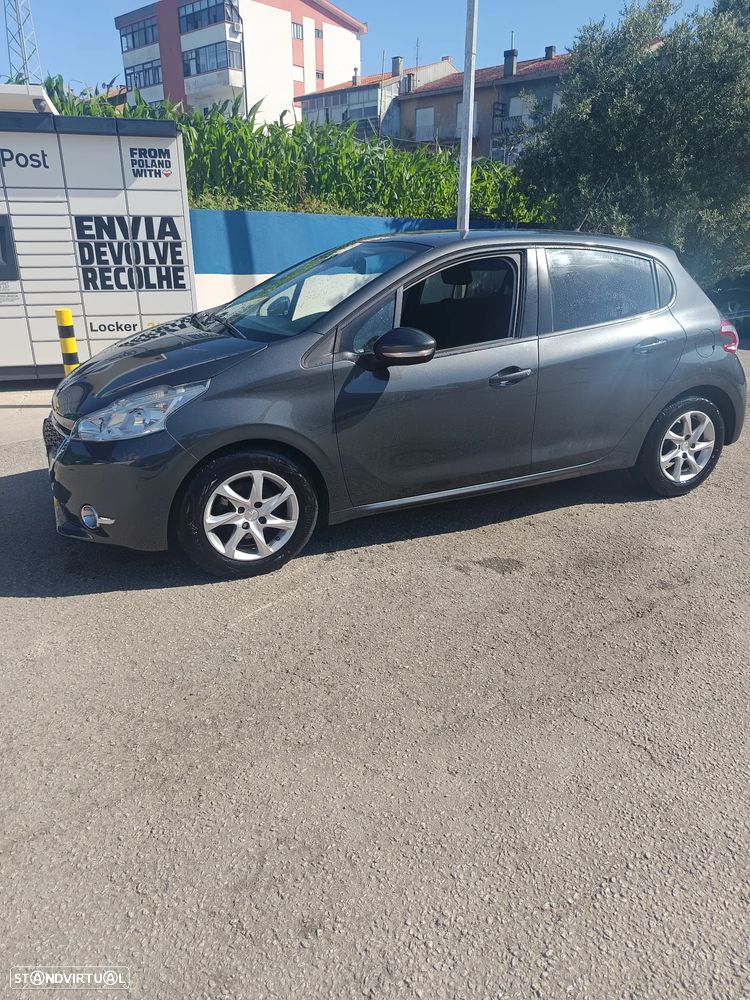 Peugeot 208 1.2 VTi SE Style - 5