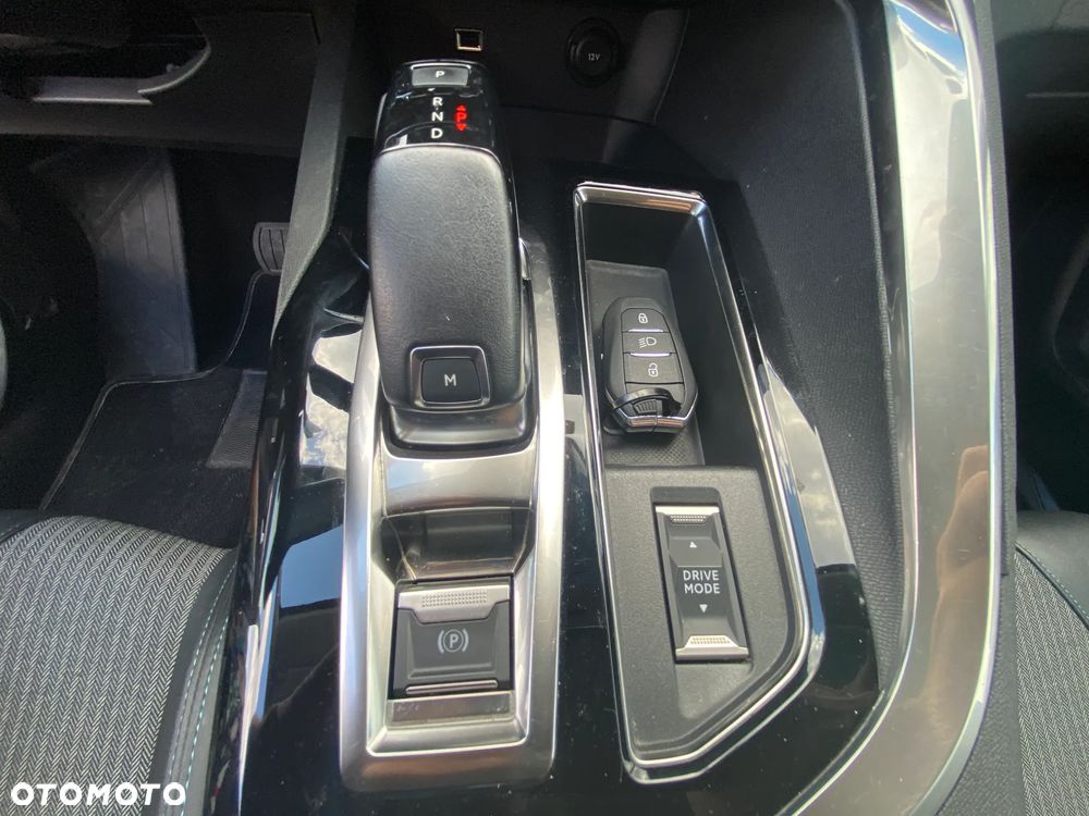 Peugeot 3008 BlueHDi 130 Stop & Start EAT8 Allure - 16