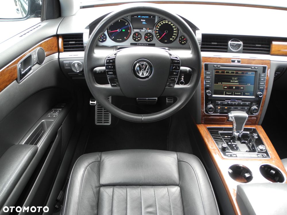 Volkswagen Phaeton - 7