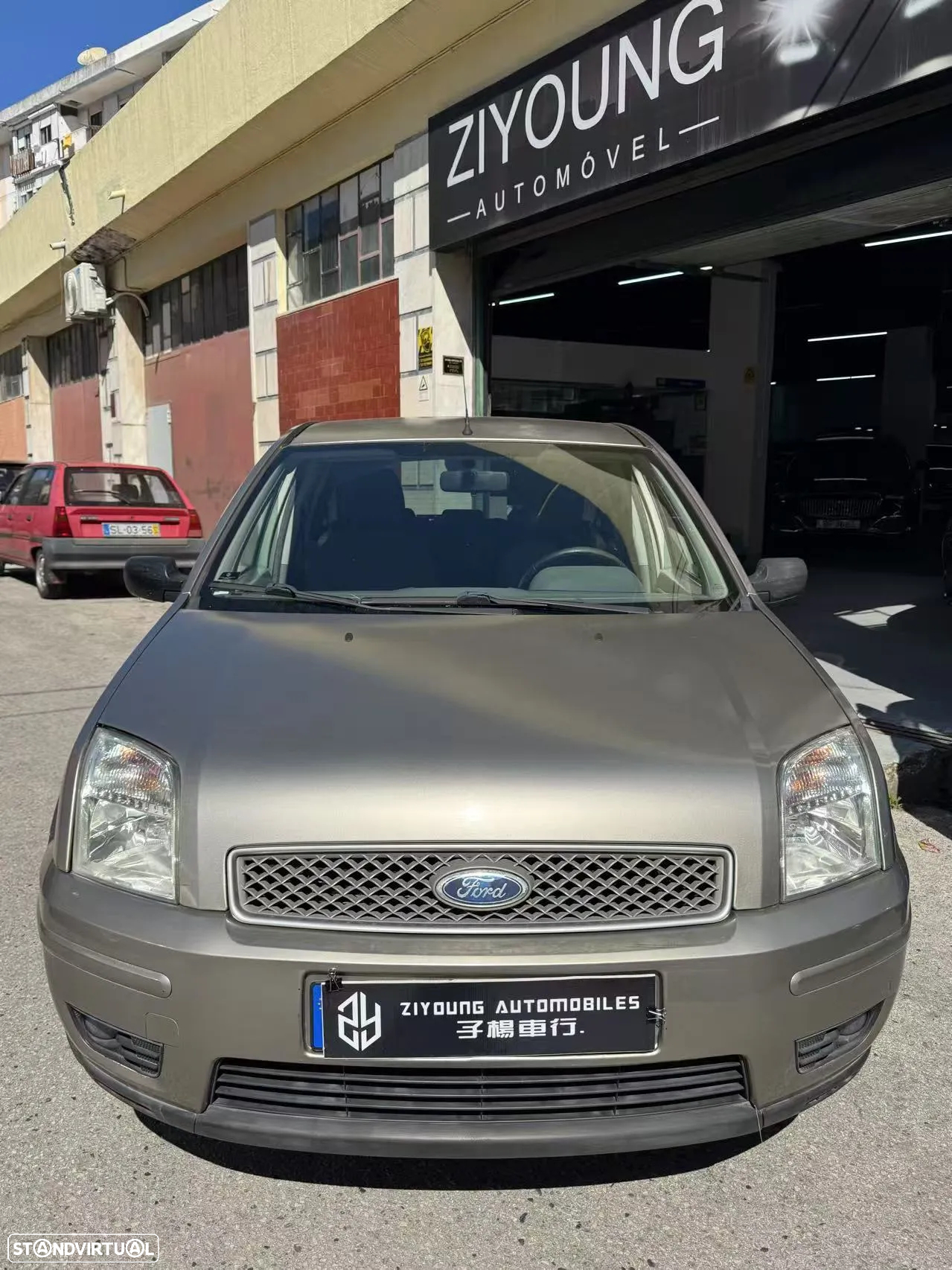 Ford Fusion - 2