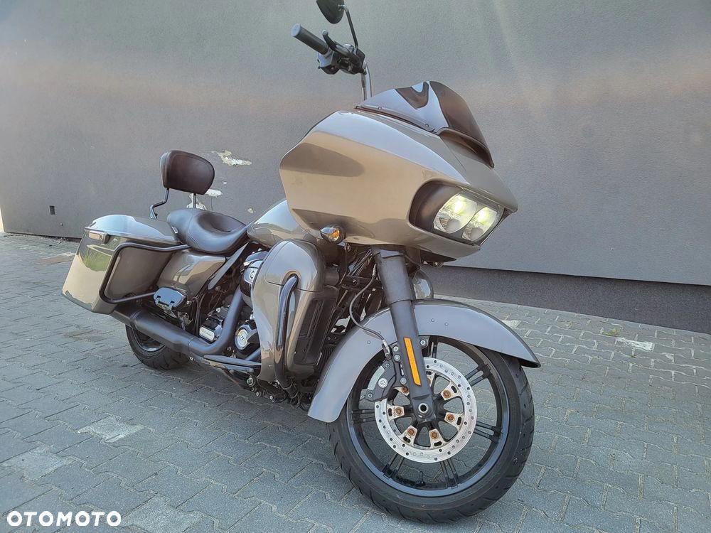 Harley-Davidson Touring Street Glide - 1