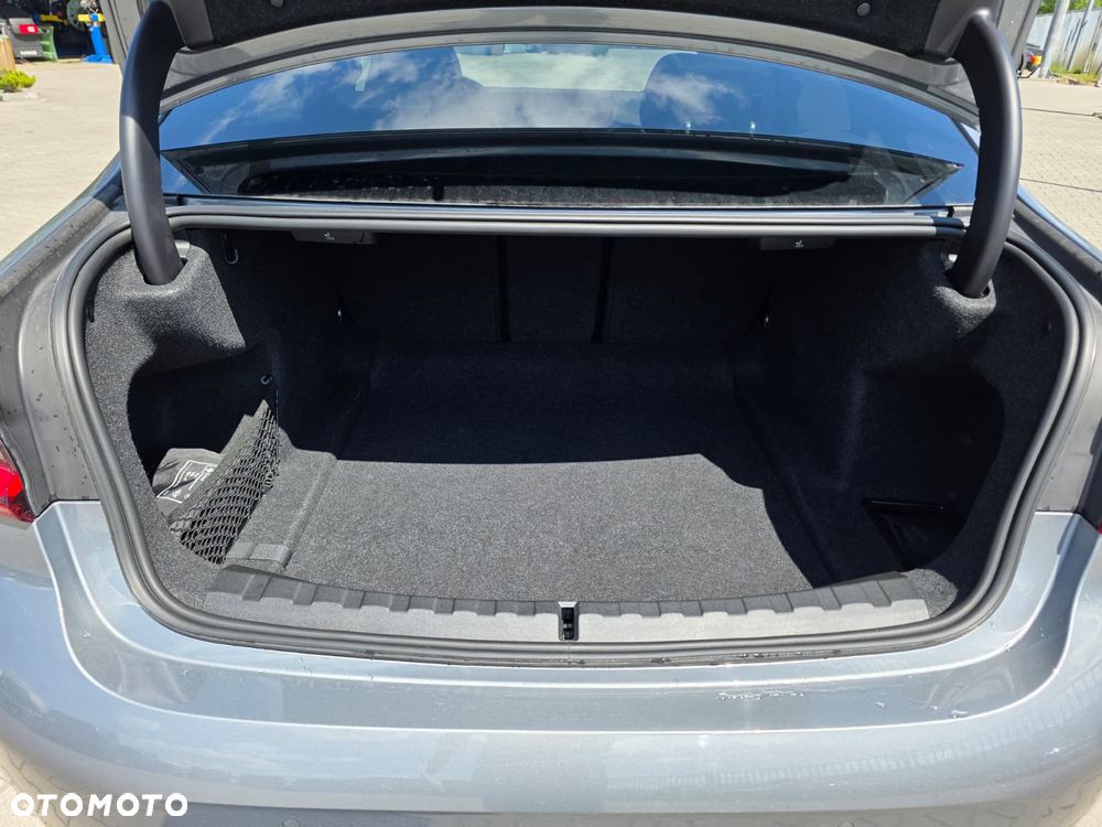 BMW Seria 3 318i M Sport - 6