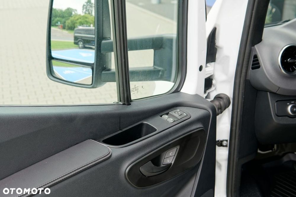 Mercedes-Benz Sprinter - 19