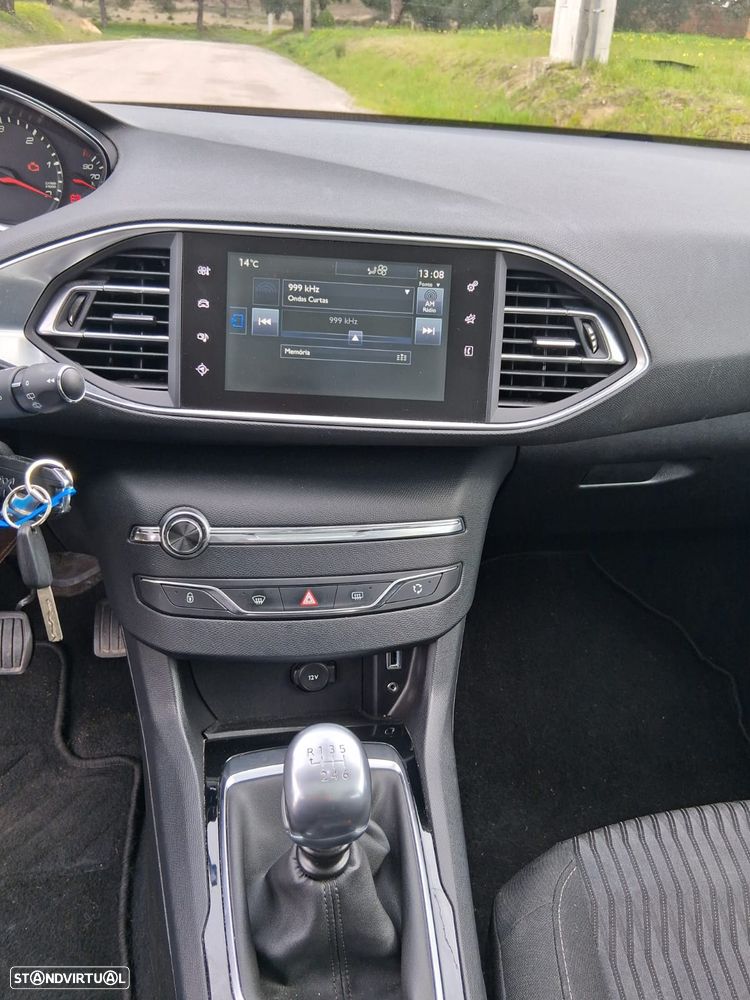 Peugeot 308 HDi FAP 90 Tendance - 12
