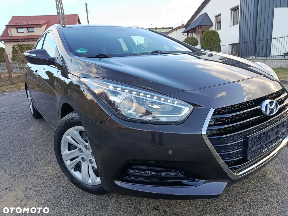 Hyundai i40 Kombi blue 1.6 Family+ - 25