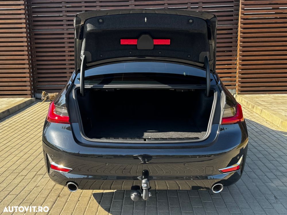 BMW Seria 3 330e Aut. Luxury Line - 23