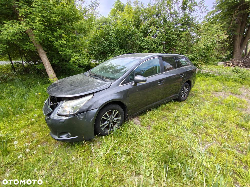 Toyota Avensis 1.6 Comfort - 4
