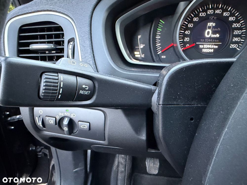 Volvo V40 T3 - 24