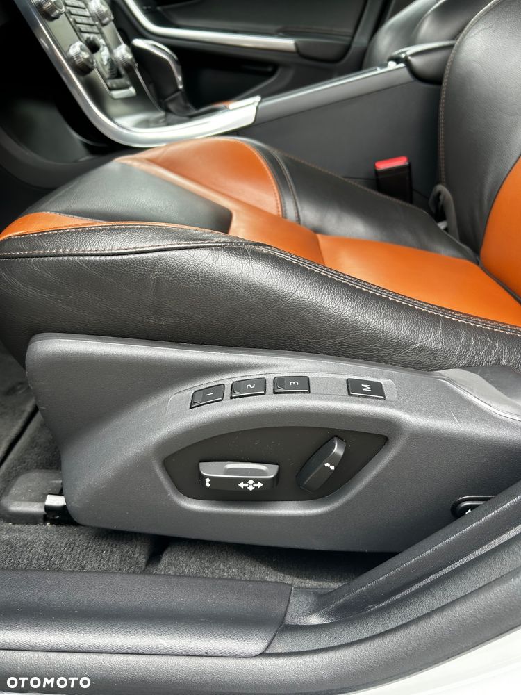 Volvo V60 Cross Country T5 AWD Momentum - 15