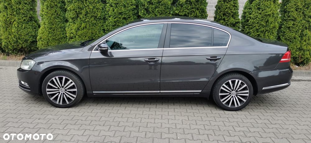 Volkswagen Passat - 11