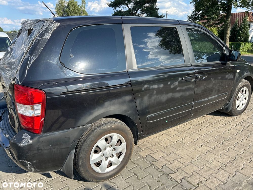 Kia Carnival - 9