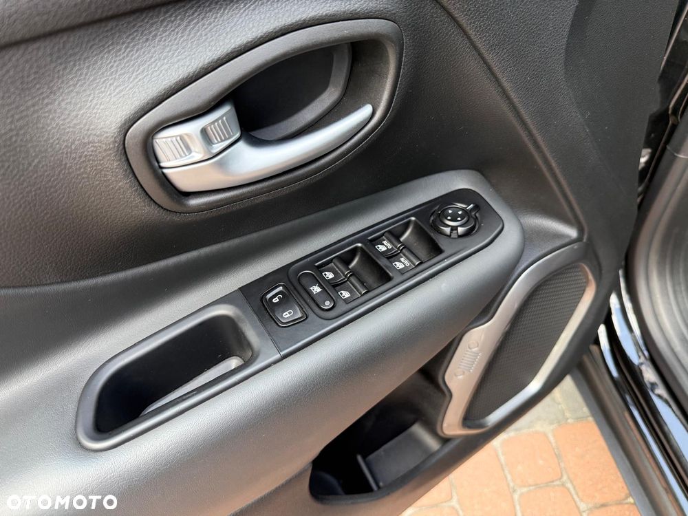 Jeep Renegade 1.3 GSE T4 Turbo S 4x4 S&S - 29