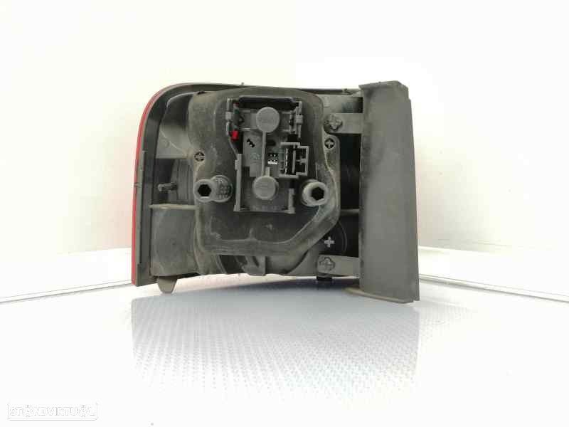 FAROLIM TRASEIRO DIREITO FIAT STILO - 3