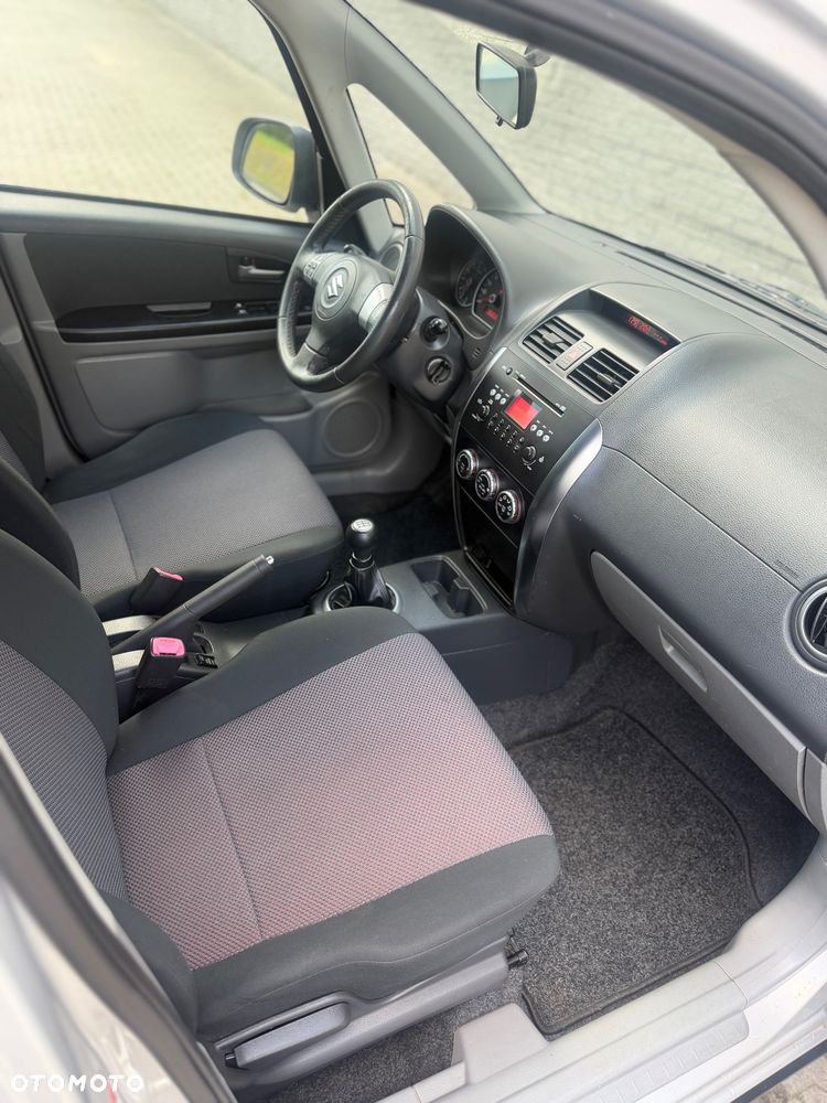 Suzuki SX4 1.6 VVT 4x4 Comfort - 9
