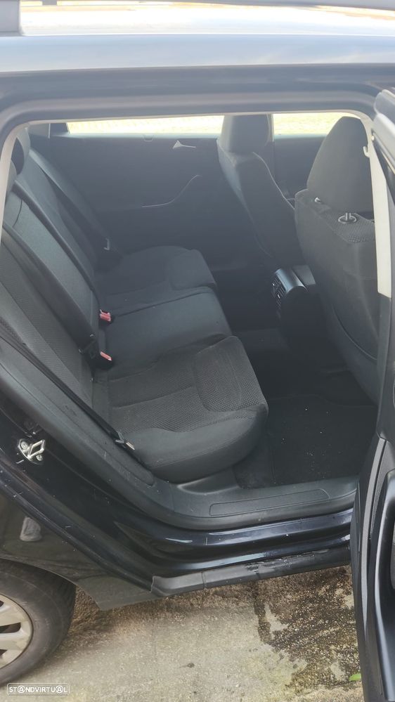 VW Passat Variant 2.0 TDi Confortline BM - 12