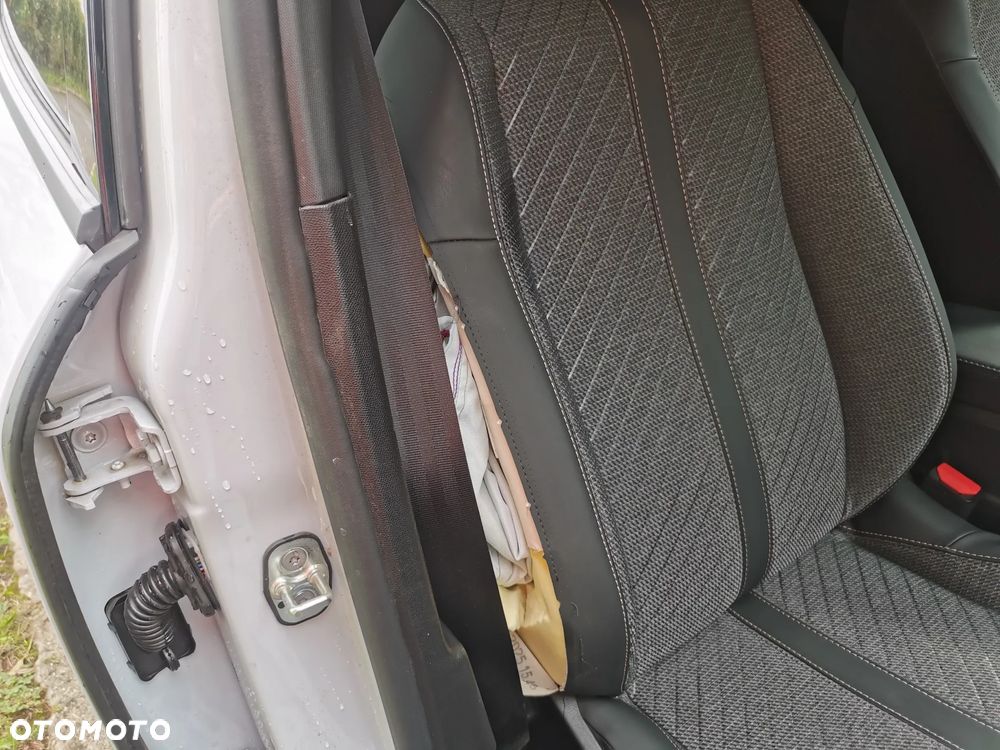 Peugeot 2008 156 Business - 15