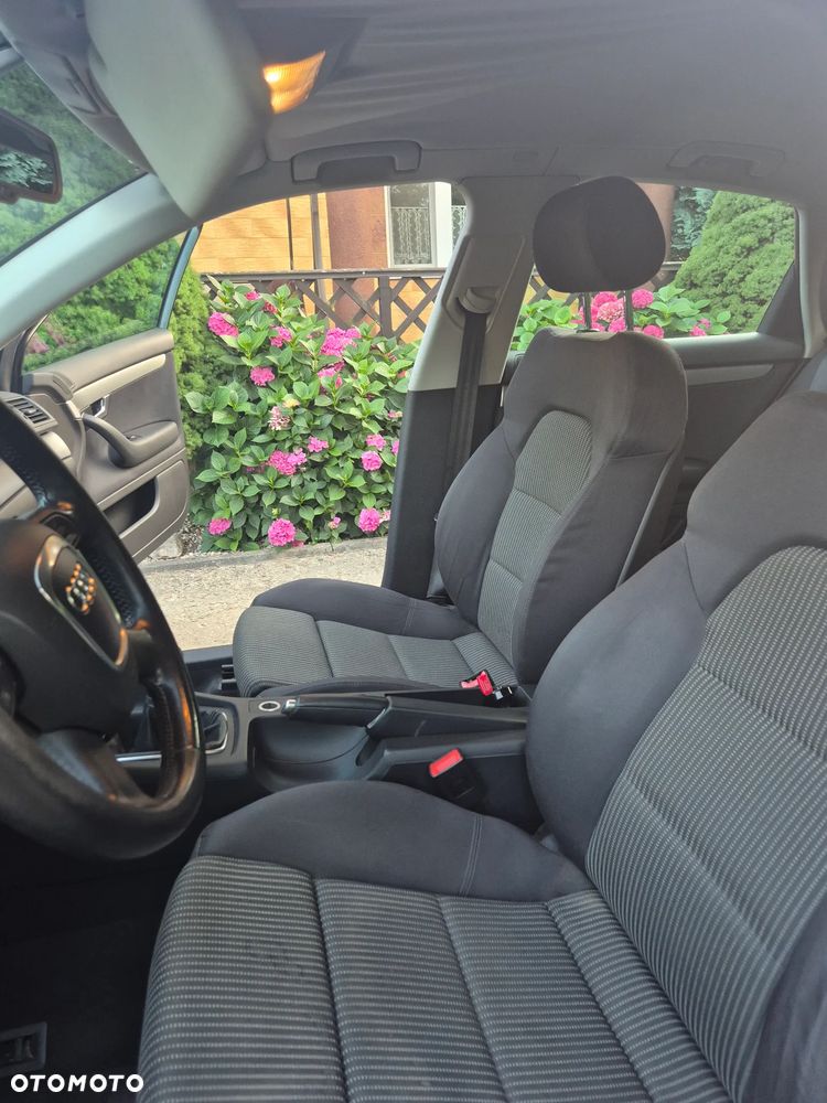 Audi A4 Avant 2.0 TDI - 11