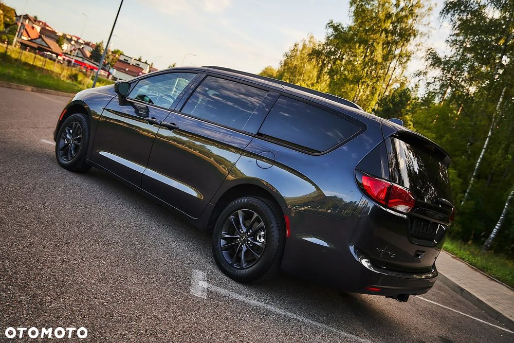 Chrysler Pacifica - 8