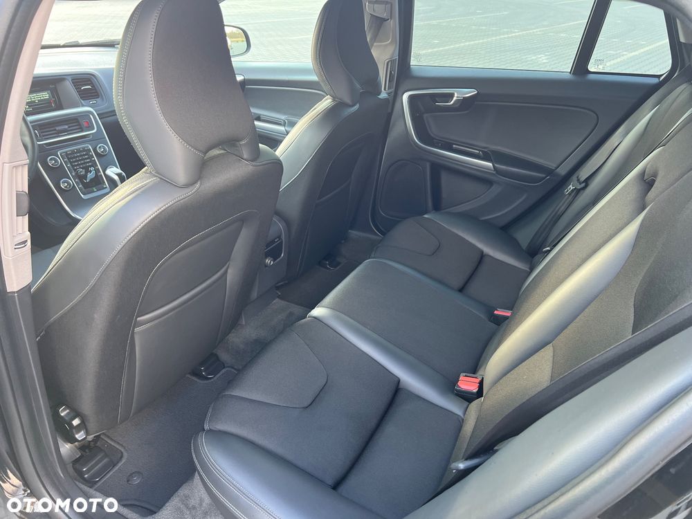 Volvo V60 - 25