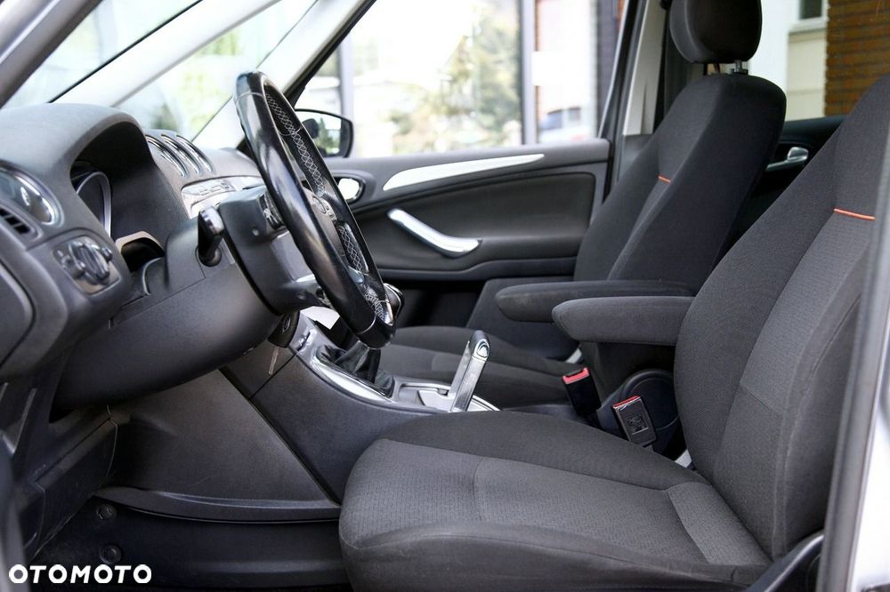 Ford Galaxy 2.0 TDCi Ambiente - 14