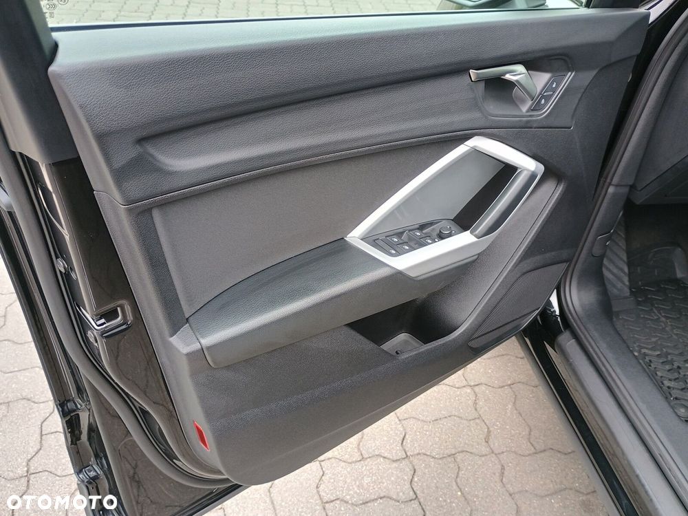 Audi Q3 Sportback - 16