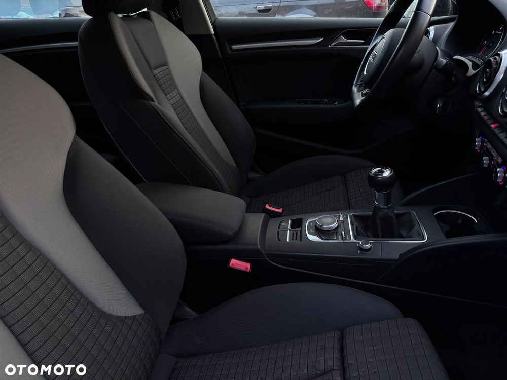 Audi A3 Sportback 2.0 TDI Ambiente - 9