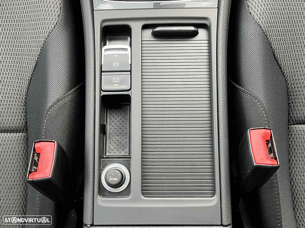 VW Golf 1.6 TDI Confortline - 18