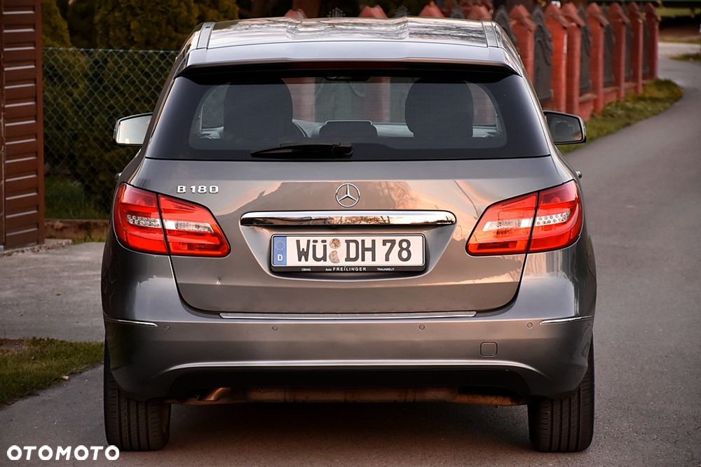 Mercedes-Benz Klasa B 180 BlueEFFICIENCY Edition Style - 16