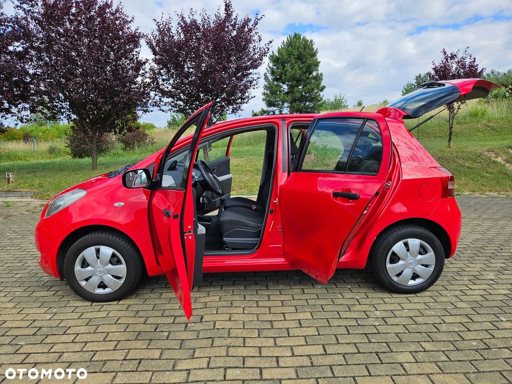 Toyota Yaris 1.0 Terra - 32