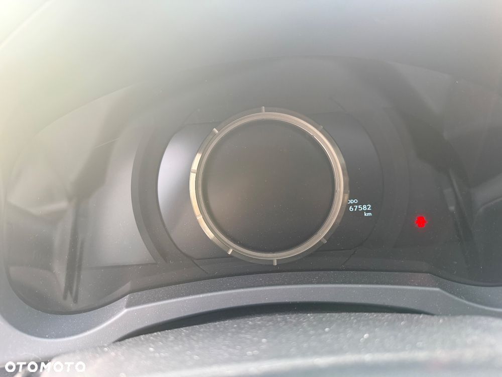 Lexus IS 300h F Sport Edition - 11