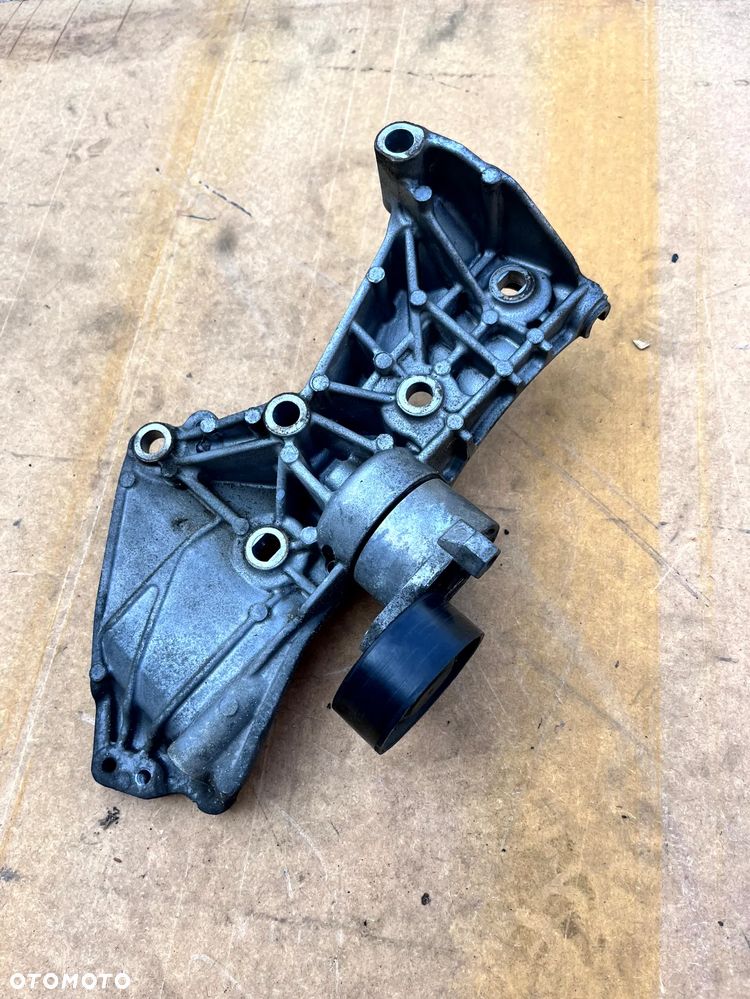 RENAULT MEGANE III FLUENCE 1.5 DCI ŁAPA MOCOWANIE ALTERNATORA KLIMATYZACJI ROLKA 8200669495 - 2