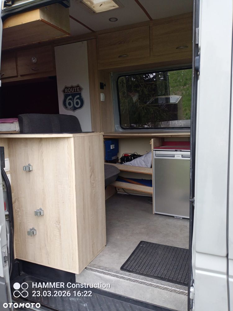 Mercedes-Benz Sprinter - 20