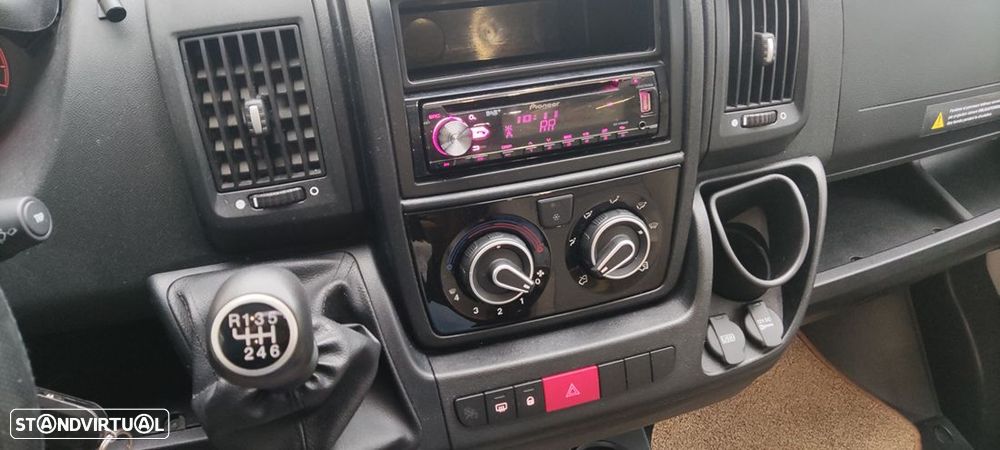 Pilote Essential P746 (Cama central - GPL) - 30