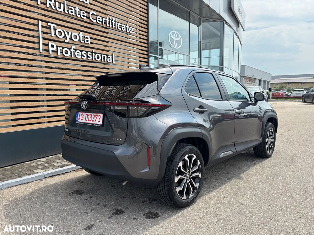 Toyota Yaris Cross 1.5 VVT-i HSD 4x2 Dynamic - 3