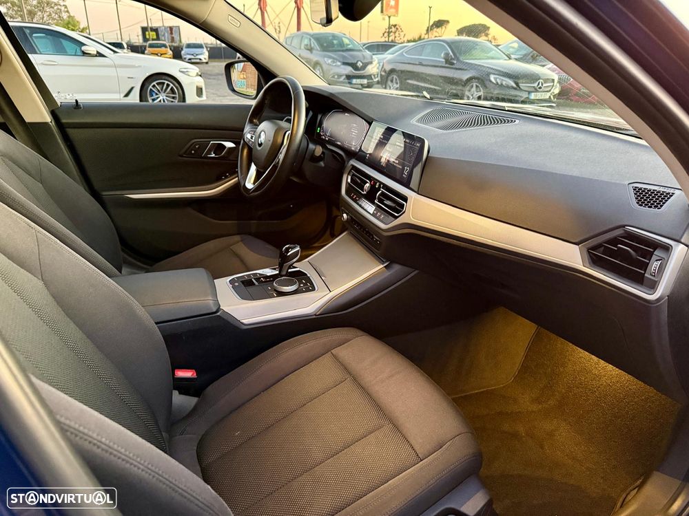 BMW 330 e Auto - 12