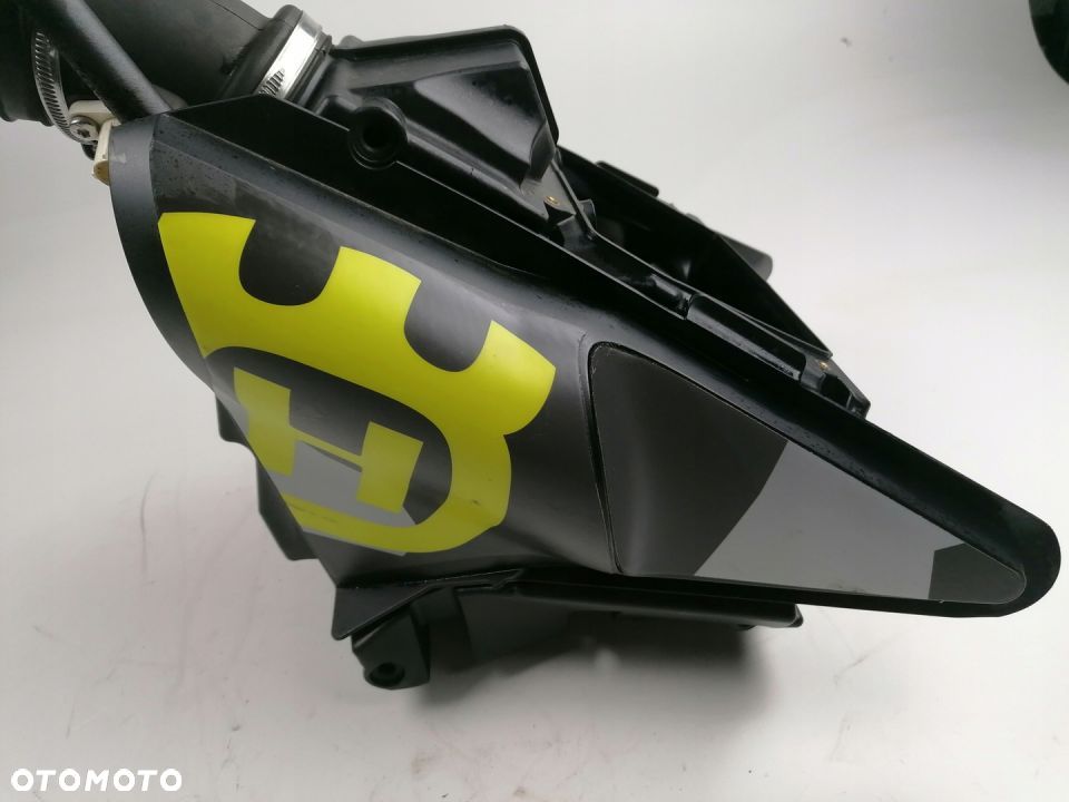 HUSQVARNA 701 VITPILEN AIR BOX obudowa filtra - 5