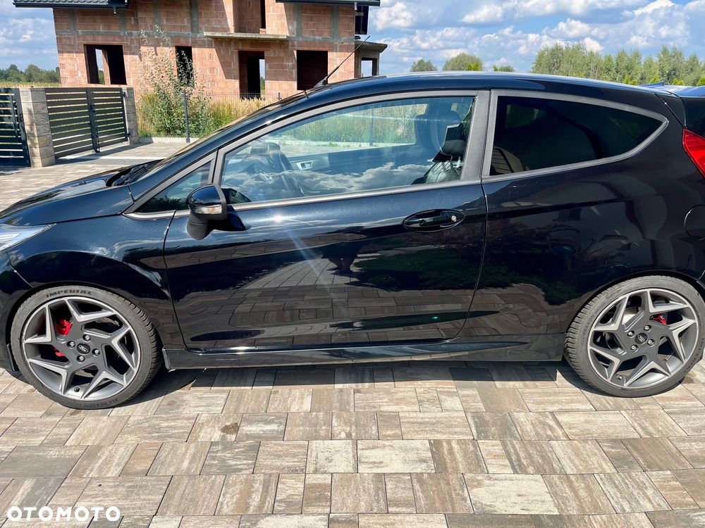 Ford Fiesta 1.6 EcoBoost ST - 13